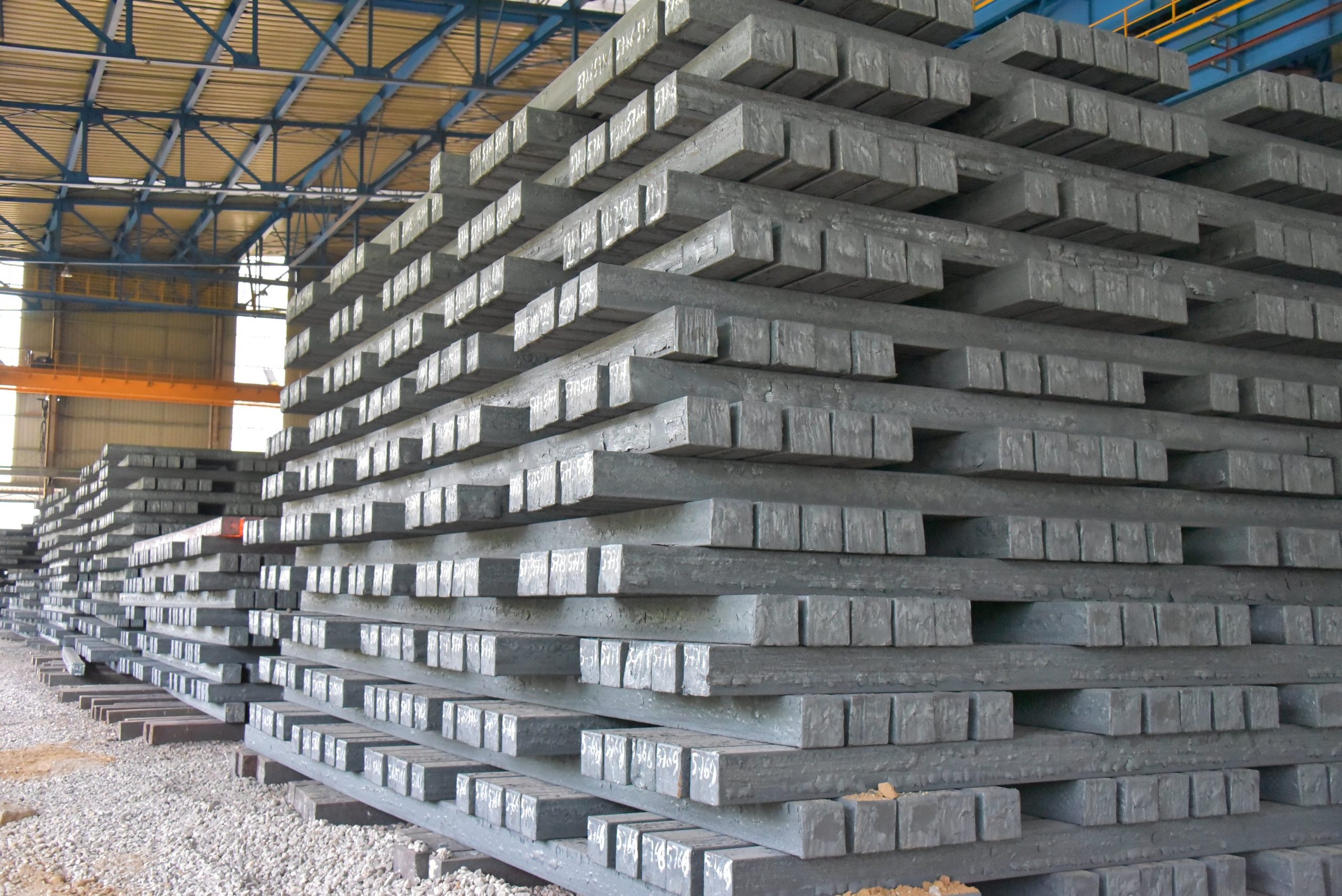 Stacked semi-finished steel billets
